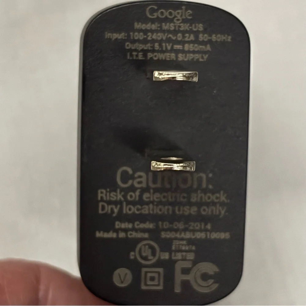 Google Chromecast 1st Generation HDMI Media Streaming Device Model H2G2-42 Black